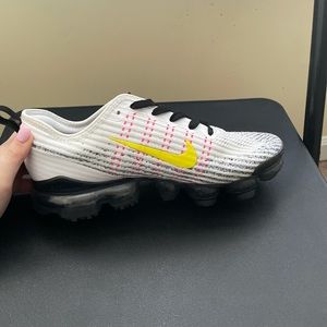 Nike air vapormax pink/yellow